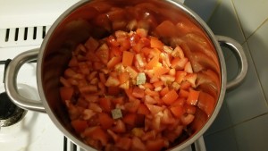 tomatensaus in pan